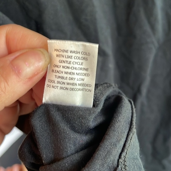 Rebellious One Graphic top - Picture 5 of 5